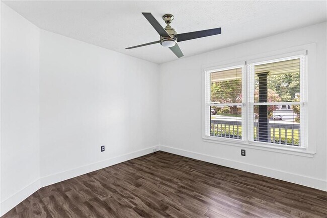 Building Photo - 140 Grayland Creek Dr