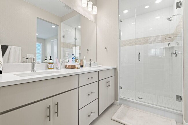 Building Photo - 12014 Octave Ave