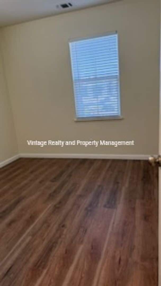 Building Photo - 244 Lazy Ridge Ave