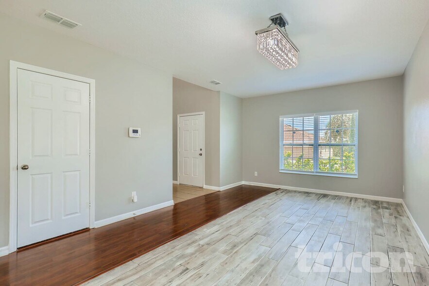 Building Photo - 642 Black Eagle Dr