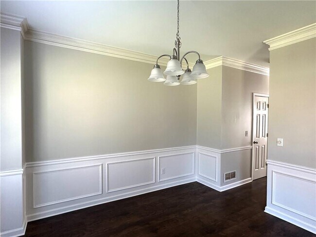 Building Photo - 2020 Bentwood Ct