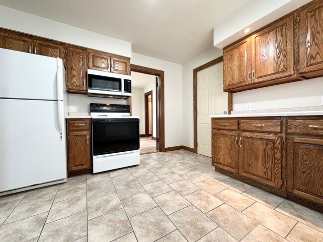 Building Photo - 1824 22nd St