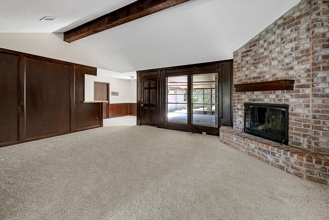 Building Photo - 2326 Turtle Creek Dr