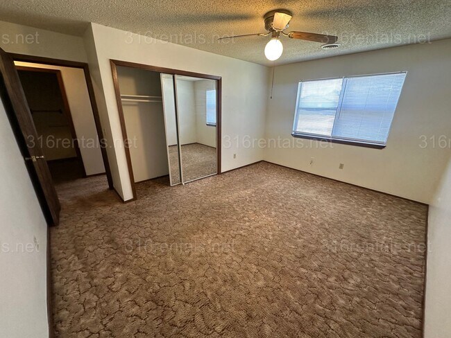 Building Photo - $850 - 2 bed 1 bath - Duplex