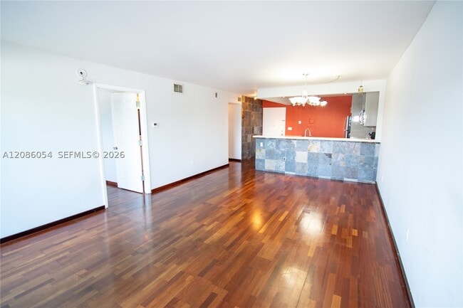 Building Photo - 110 S Shore Dr