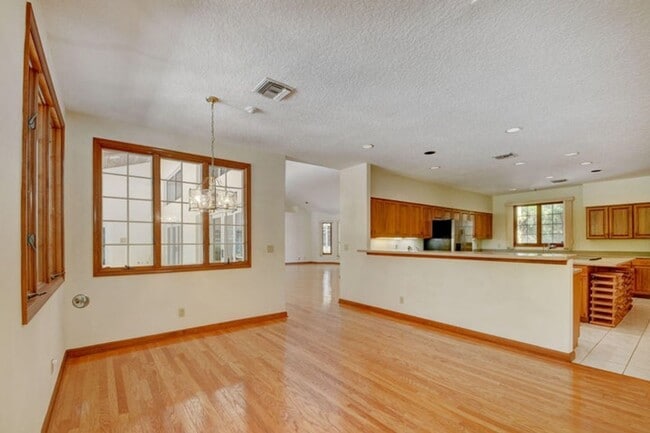 Building Photo - 9033 Winding Woods Dr