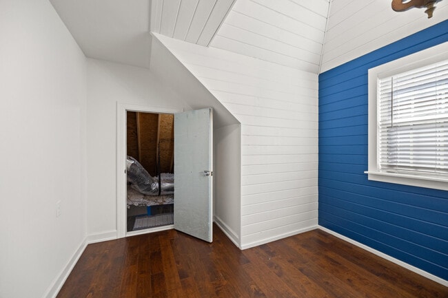 Building Photo - 916 Star of Danube Way