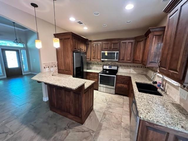 Building Photo - 806 Woodland Park Dr