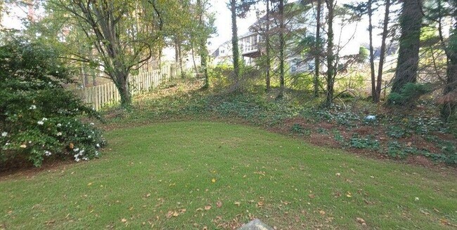 Building Photo - 984 Pointers Way