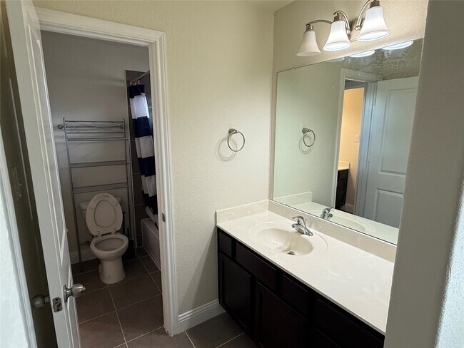 Building Photo - 6802 Tiger Trl