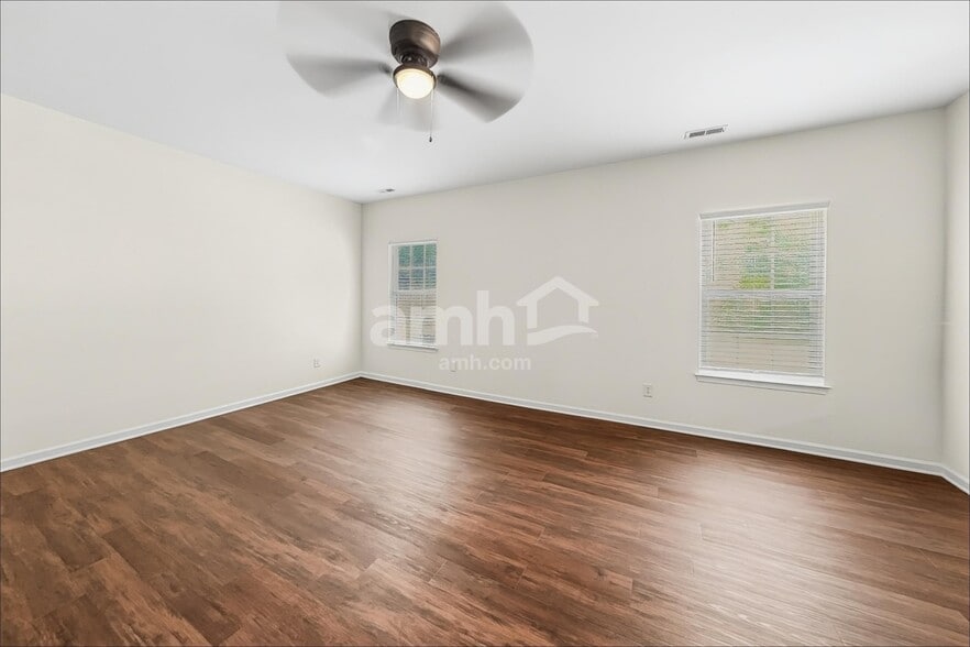 Building Photo - 7923 Suttonview Dr