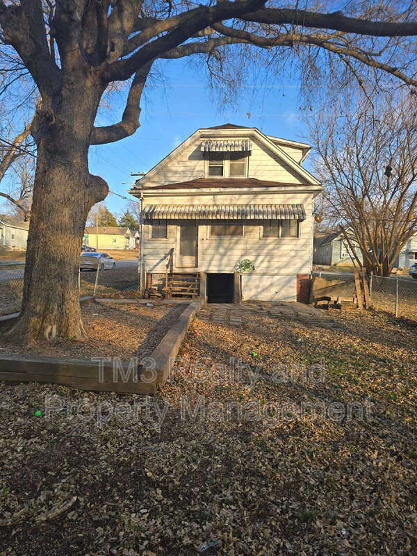 Building Photo - 819 N 9th St