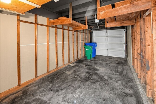 Building Photo - 3685 Water Way