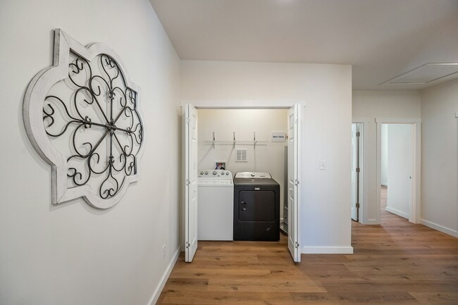 Building Photo - 1014 9th Ave