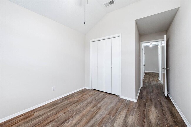 Building Photo - 103 Avocado St