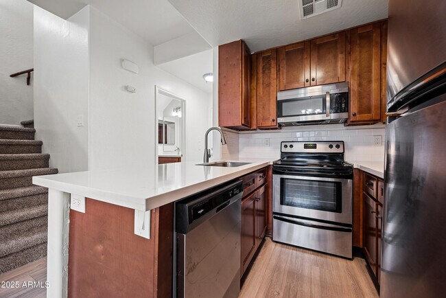 Building Photo - 4608 W Maryland Ave