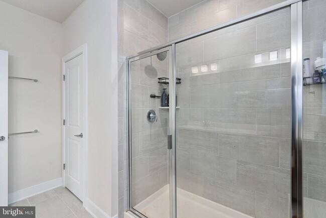 Building Photo - 1747 Riverbluff Ave