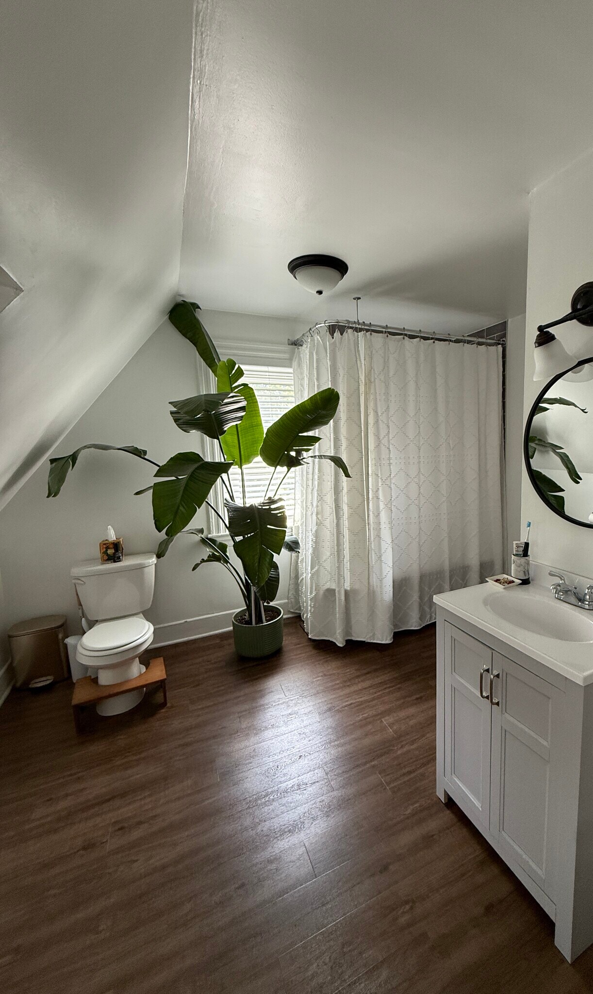 Building Photo - 319 Green Ln