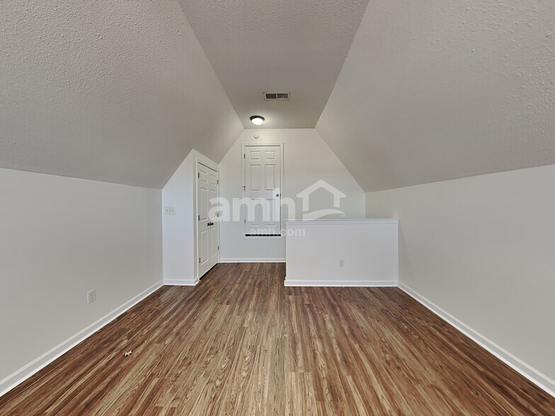 Building Photo - 1673 Farkleberry Dr