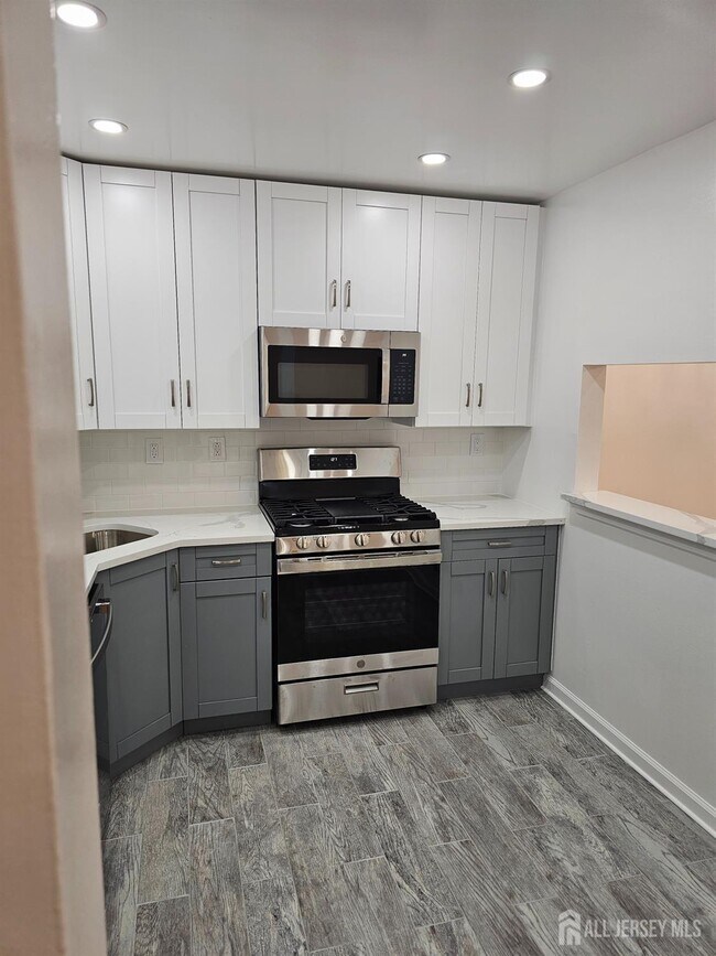 Building Photo - 21 Brighton Way