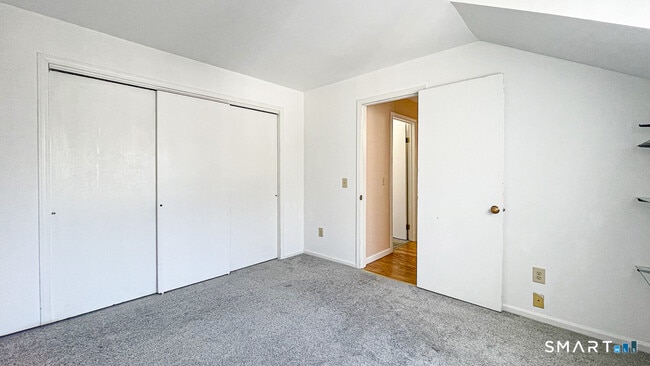 Building Photo - 8 Derby Ct