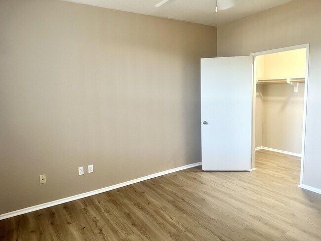 Building Photo - 1710 Paseo Aurora