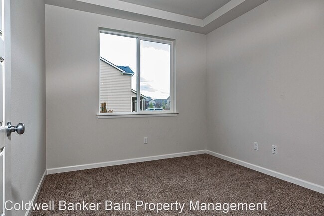 Building Photo - 4 br, 3 bath House - 14398 - 99th Way S.E.