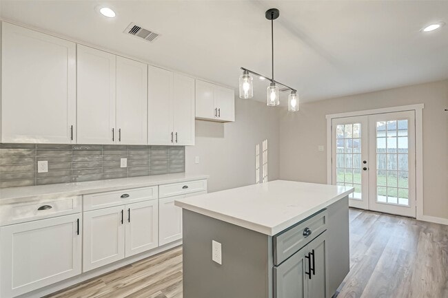 Building Photo - 2111 Nina Lee Ln