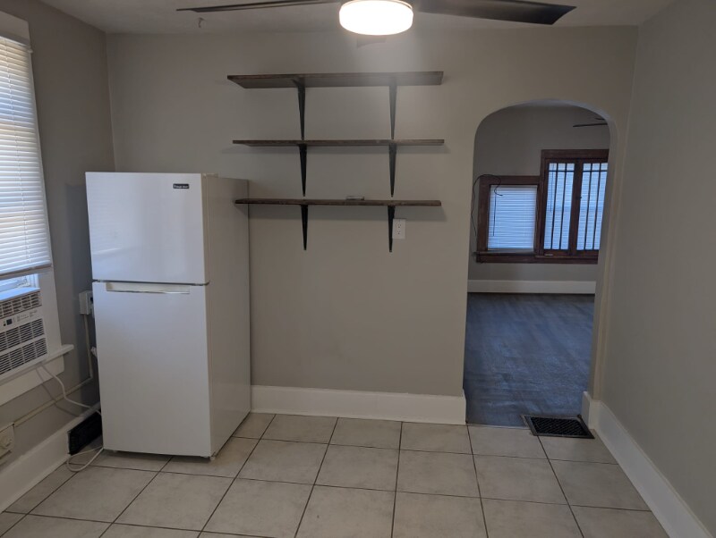 Building Photo - 3827 S 48th St