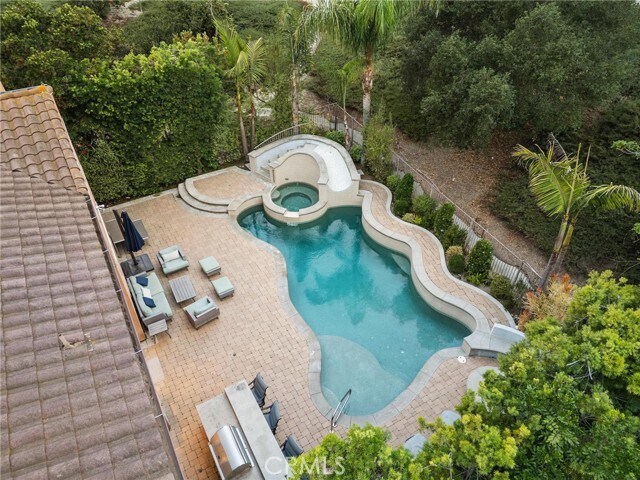 Building Photo - 1 Calle Saltamontes