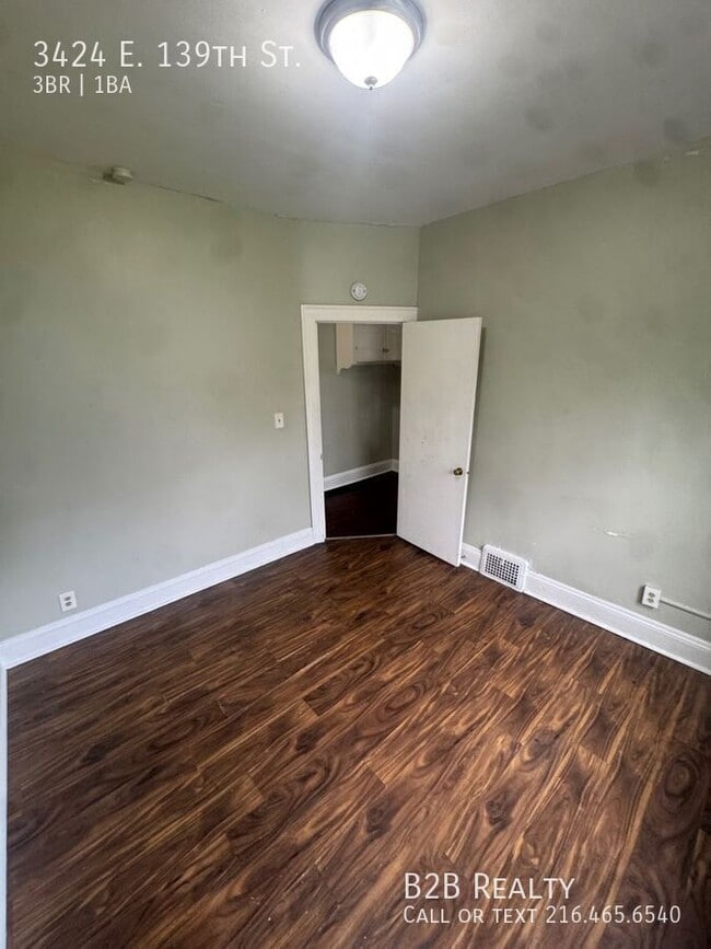 Building Photo - 3424 E 139th St