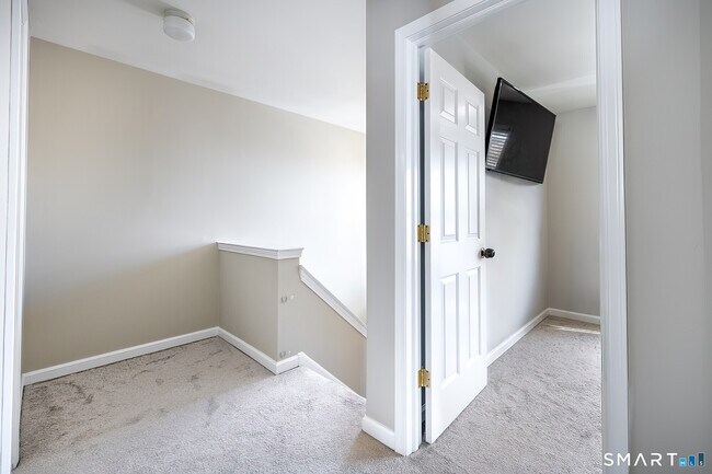 Building Photo - 15 Scuppo Rd