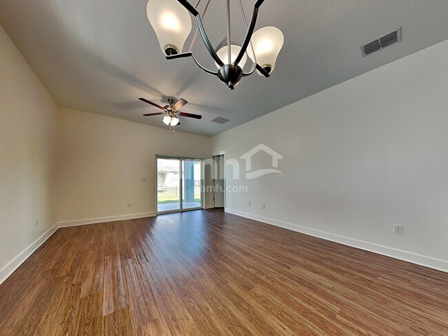 Building Photo - 1020 Island Pond Dr