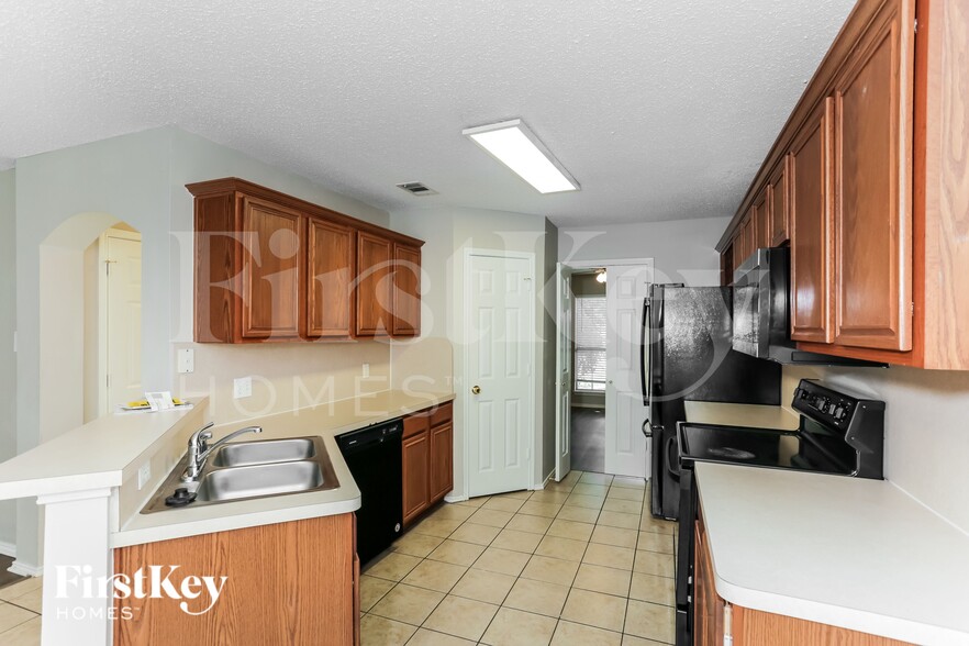Building Photo - 1146 Finch Cir