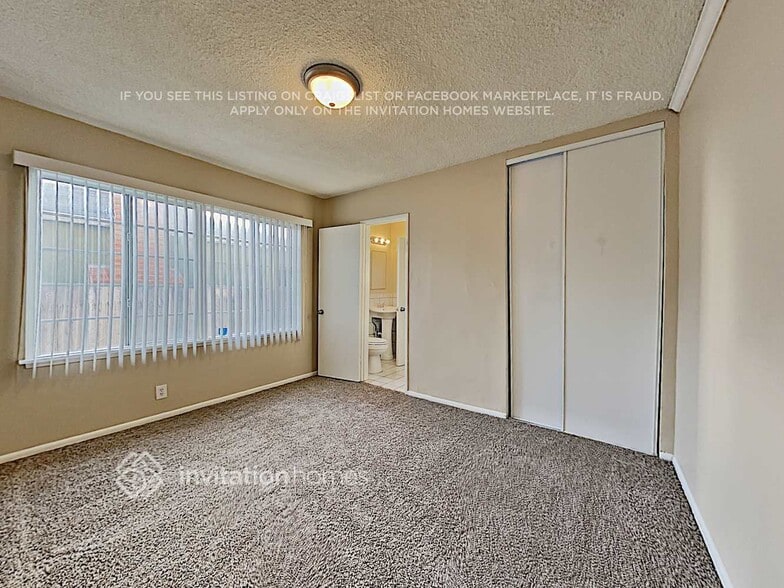 Building Photo - 2403 W 129th St