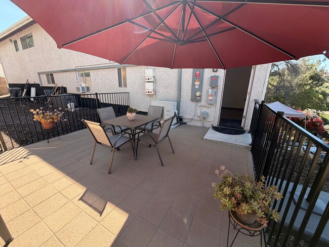 Building Photo - 1946 Monte Vista Dr