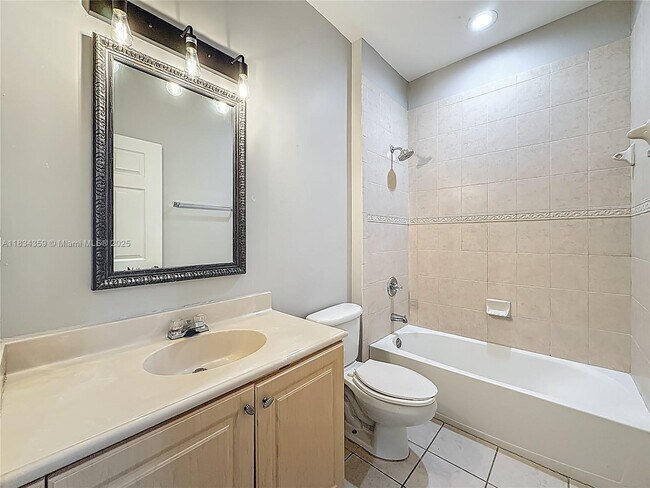 Building Photo - 2505 NW 31st Ct
