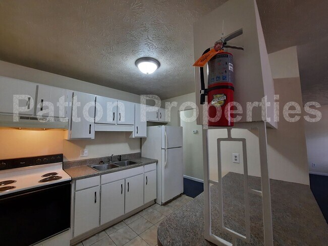 Building Photo - 1655 S Beltline Blvd