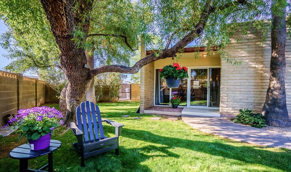 Building Photo - 4352 N 36th Plz