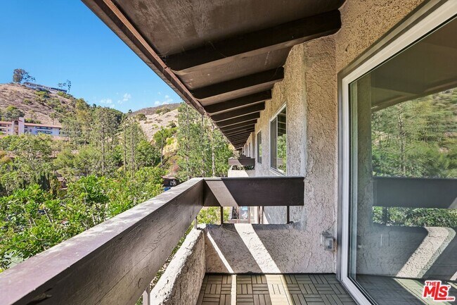 Building Photo - 2700 Cahuenga Blvd E