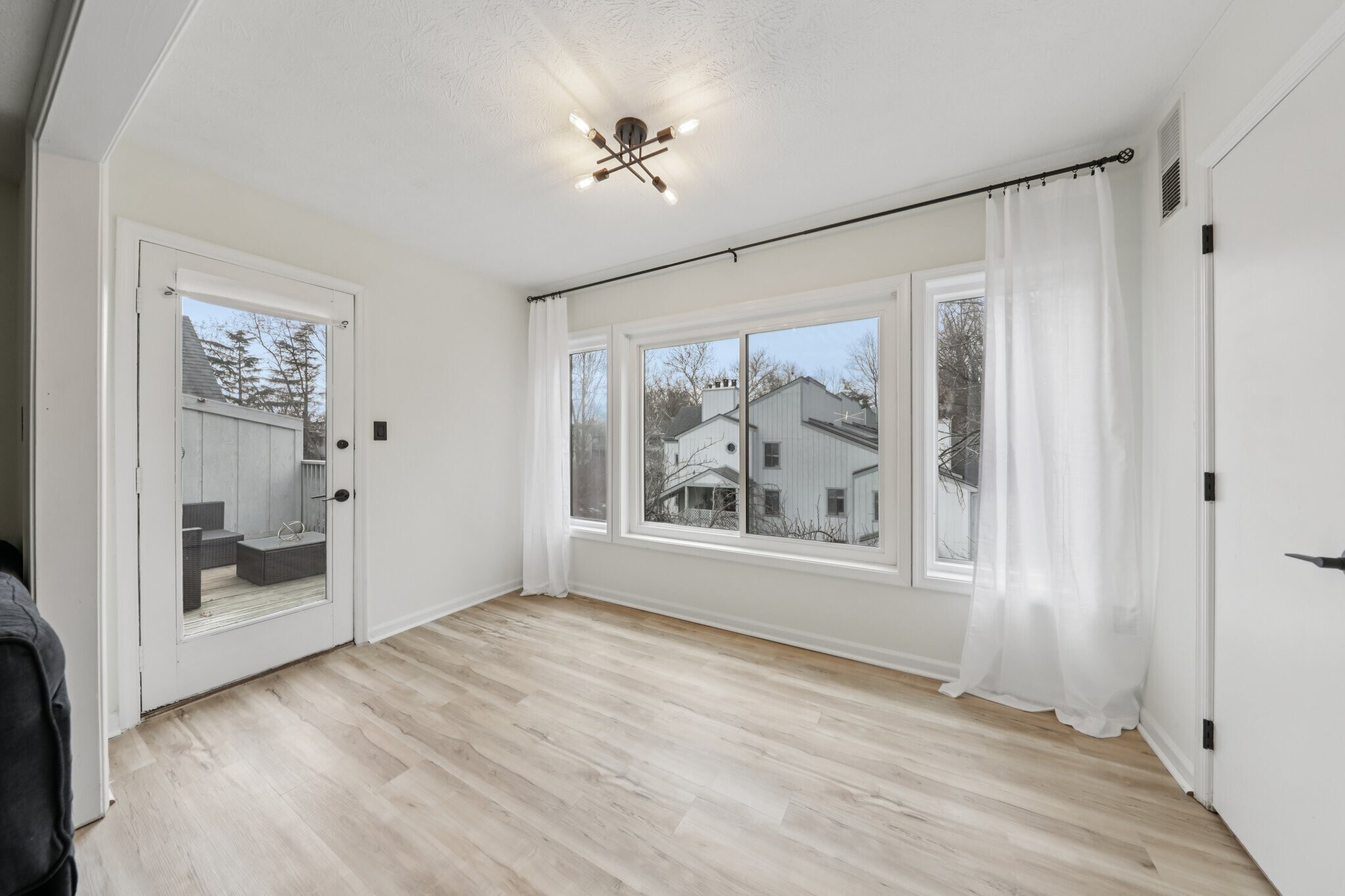 Building Photo - 2209 Hunters Run Dr