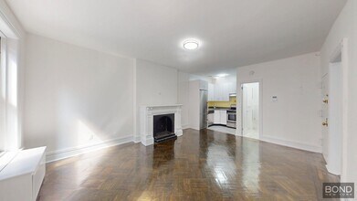 Building Photo - 24 E 80th St