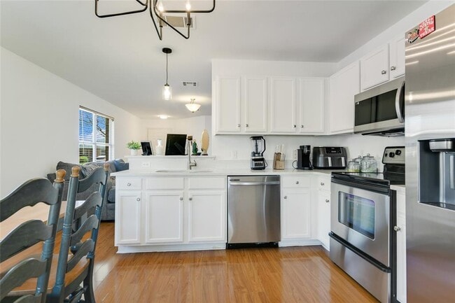 Building Photo - 201 Woodley Rd