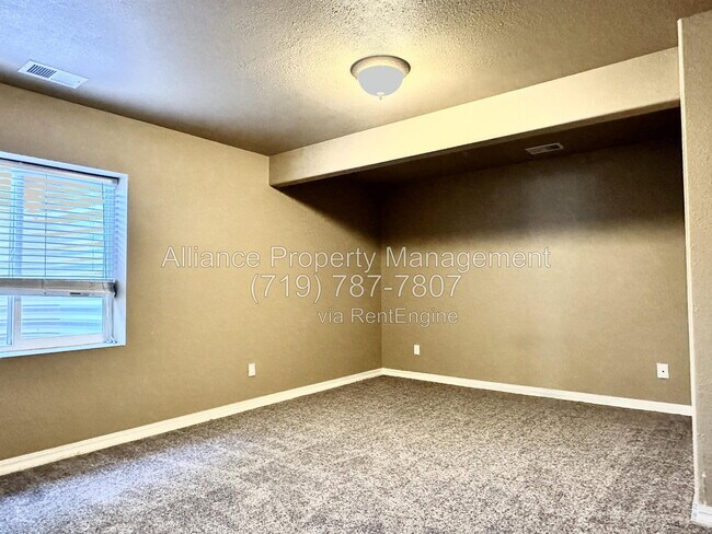 Building Photo - 2075 Bobcat Valley Ct