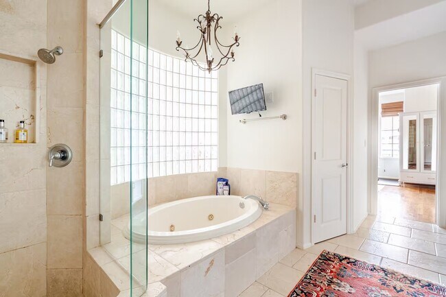 Building Photo - 6515 Minola St