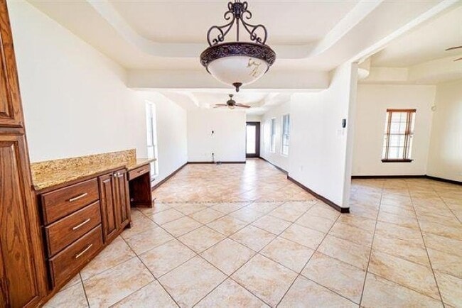 Building Photo - 2110 Lima Loop