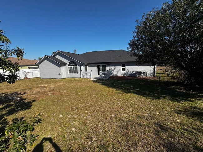 Building Photo - ? Move-In Ready 3/2/2 Near Ocala – Nearly 2,000 Sq Ft & Beautifully Updated! ?