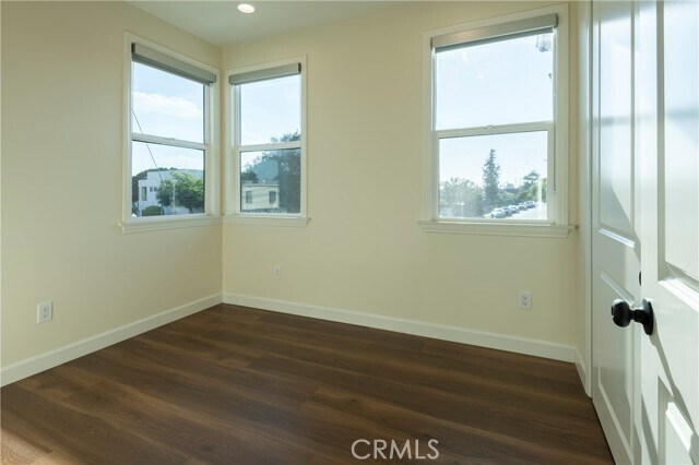 Building Photo - 5922 Encinita Ave