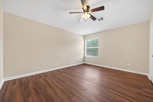 Building Photo - 10427 Lyndon Meadows Dr