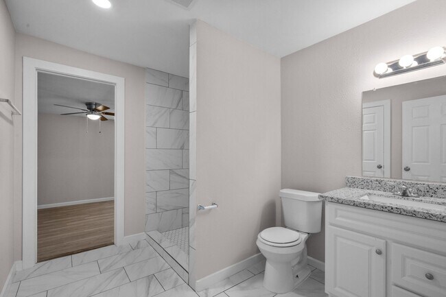 Building Photo - Charming 5- Bedroom Home in the Heart of T...